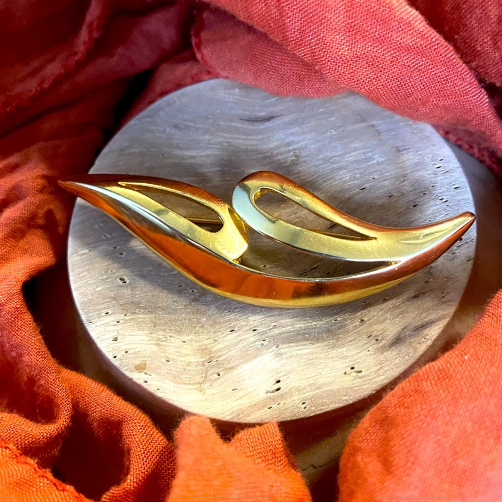 1960’s Vintage Gold Plated Keys Brooch.